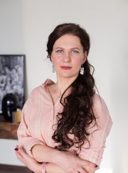 Анна Новикова — логотип